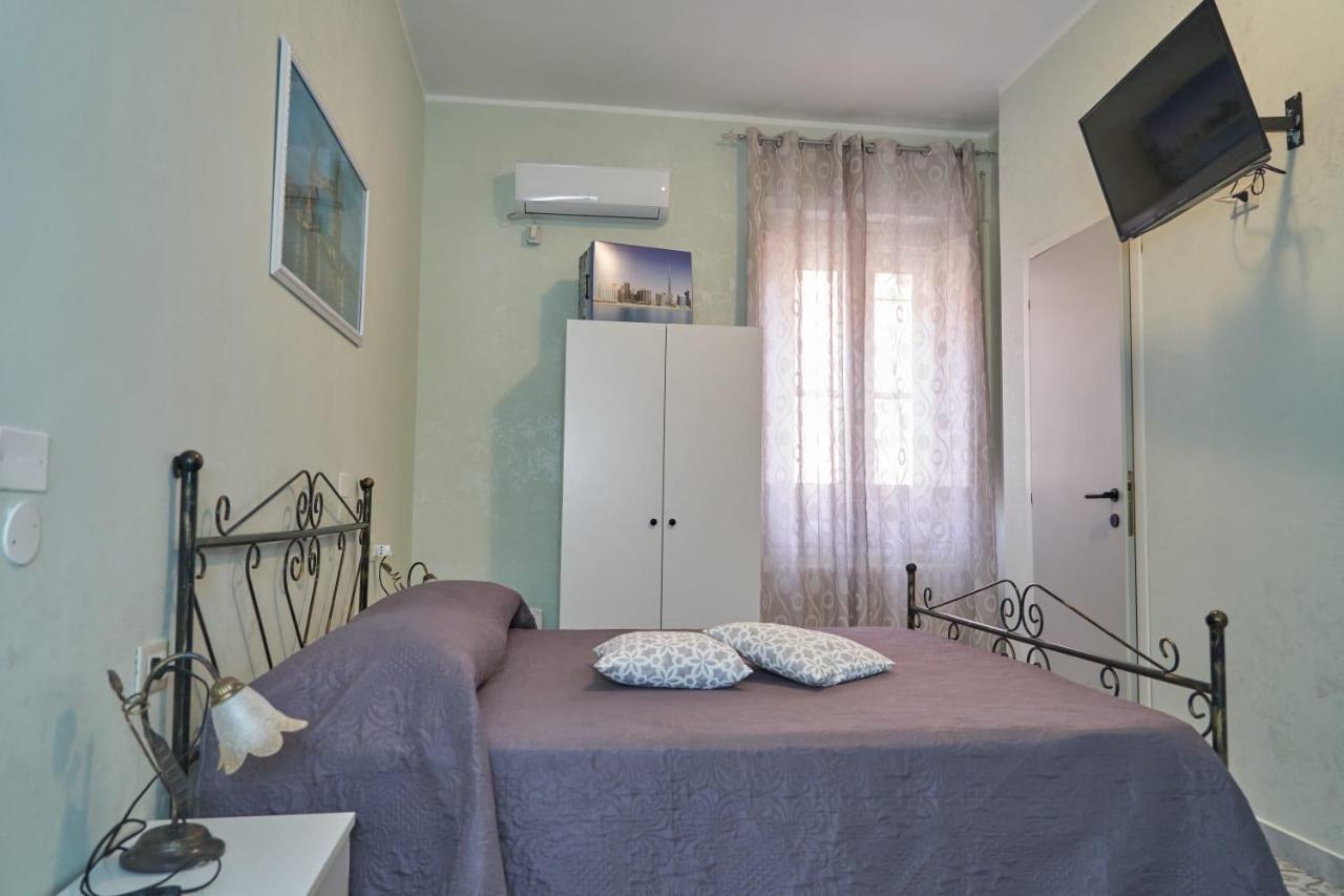 Le Stanze Di Ricci - Affittacamere Low Cost Lesina Exterior photo
