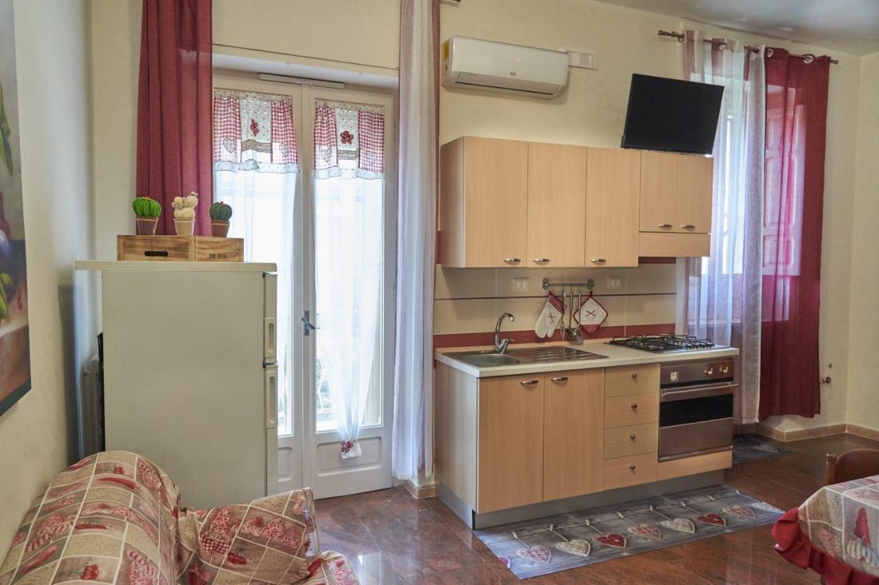 Le Stanze Di Ricci - Affittacamere Low Cost Lesina Exterior photo