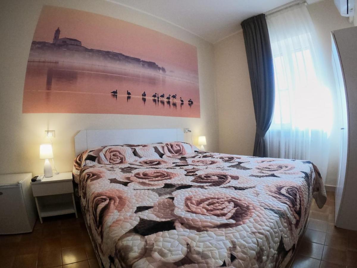 Le Stanze Di Ricci - Affittacamere Low Cost Lesina Exterior photo