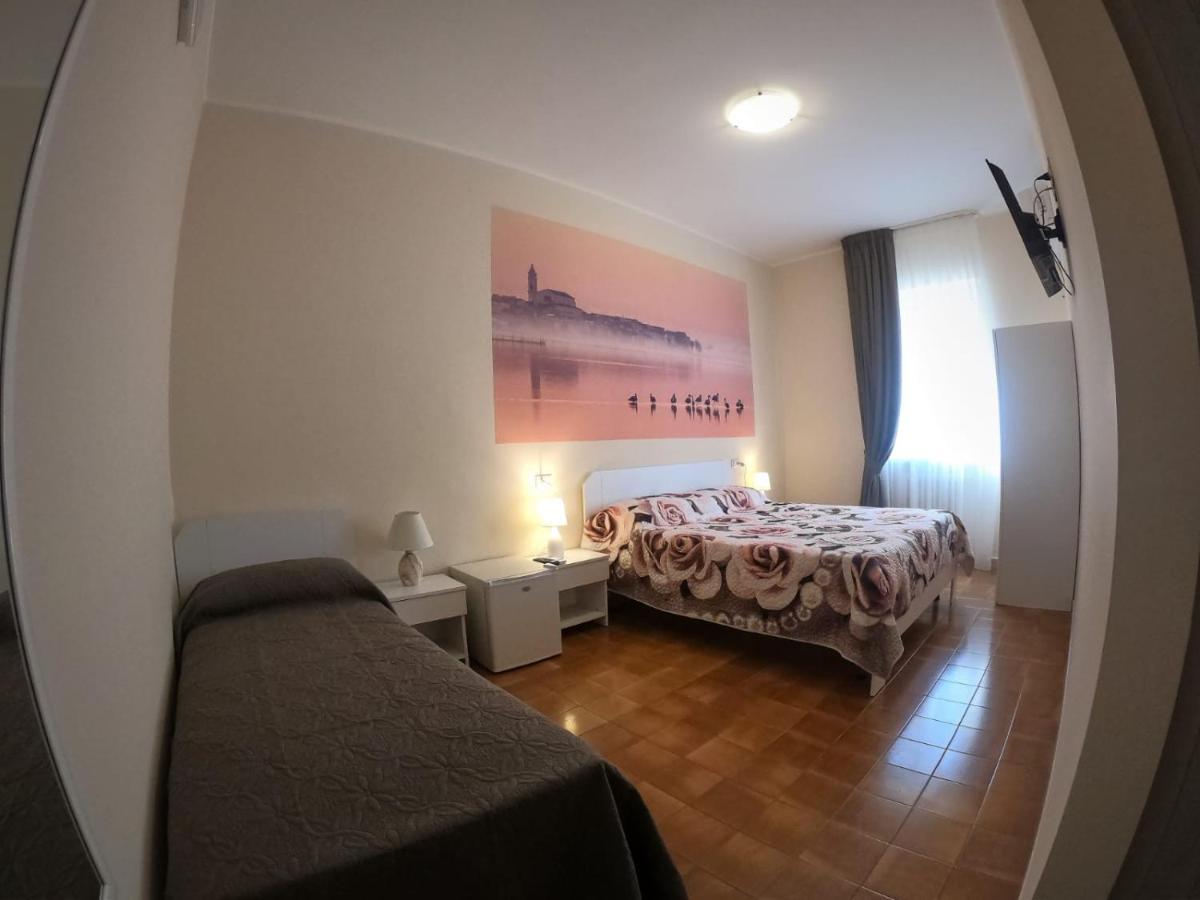 Le Stanze Di Ricci - Affittacamere Low Cost Lesina Exterior photo